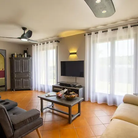 Дом отдыха Les Tourterelles